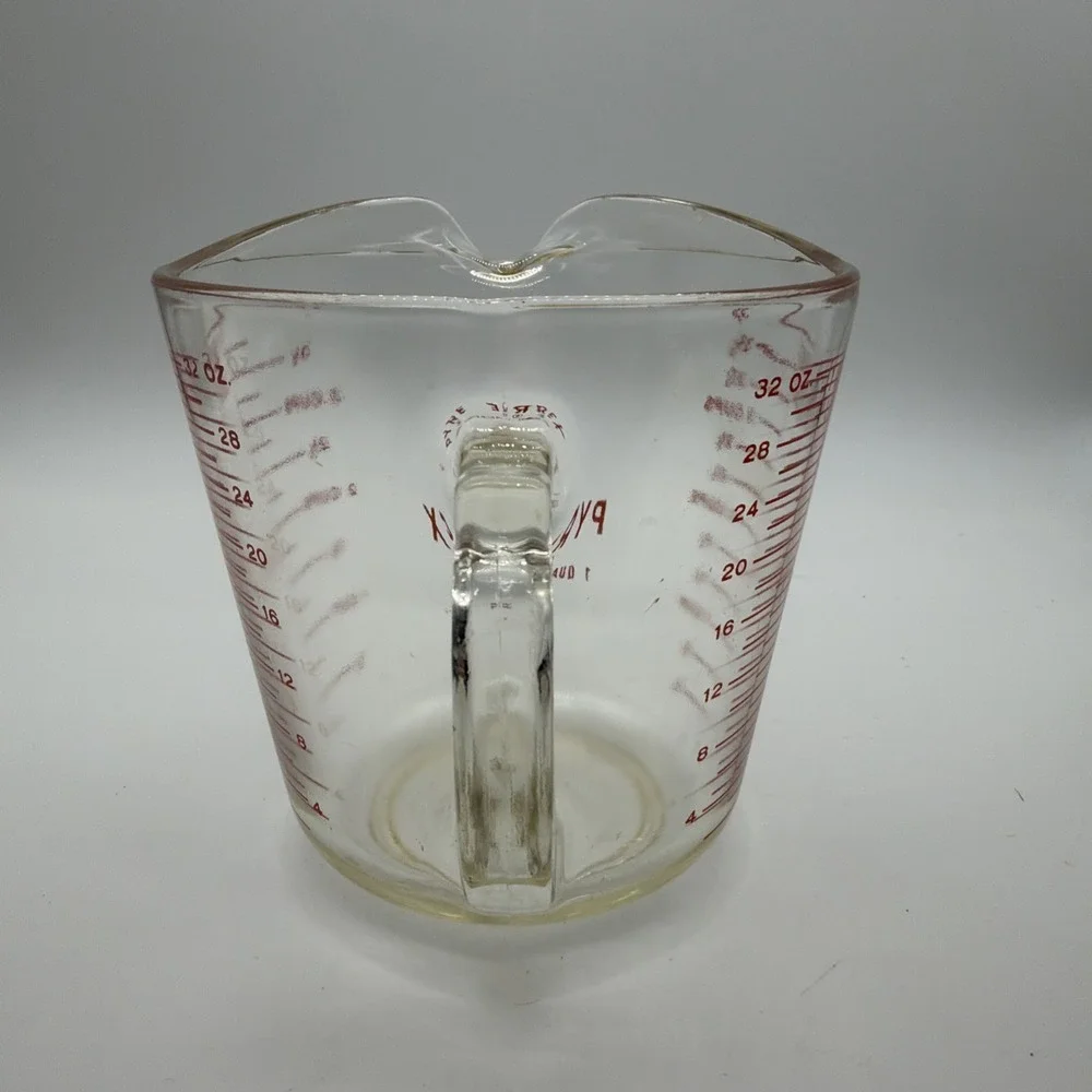 VTG PYREX Glass Liquid 1‎ Quart 4 Cup 532 Measuring Red Lettering 